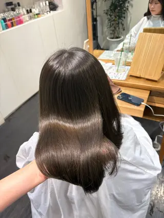 ミディアム 細田 碧のヘアスタイル
