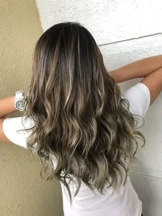 セミロング カラー レイヤーカット匠 イソザキノリユキのヘアスタイル