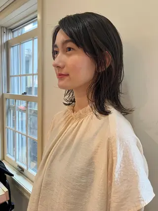 ミディアム NOUN所属・eri kinjoのヘアスタイル