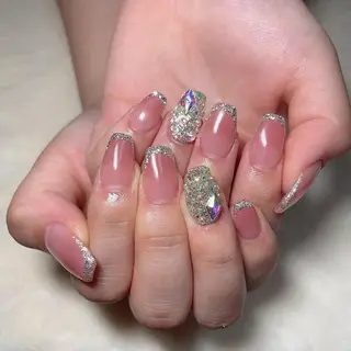 ミディアム 知花 梨花のネイルデザイン