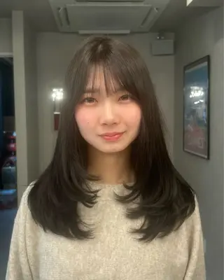 セミロング 島田 愛莉のヘアスタイル