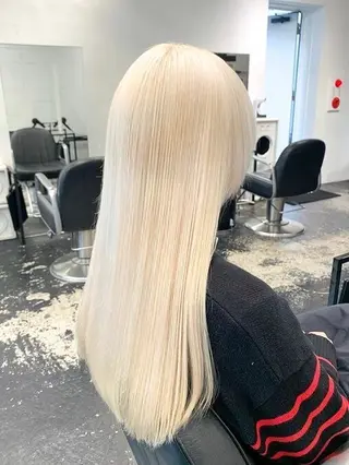 ロング カラー ✨Tiam渋谷✨ しゅけ／ハイトーンのヘアスタイル