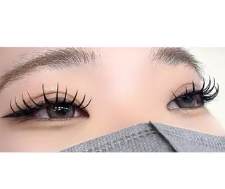 マツエク・マツパ FLY NAIL&Eyelash Salon 梅田店所属・YUKI FUKUMARUのマツエク・マツパデザイン