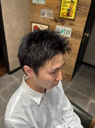 ショート 山中 瞬のヘアスタイル