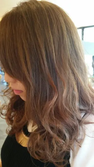 カラー ロング 北野 親善のヘアスタイル