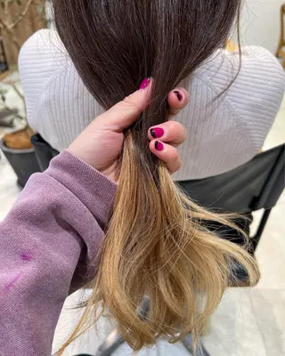 ロング カラー Oasisgarden所属・レイヤー/ブリーチ MOMOのヘアスタイル