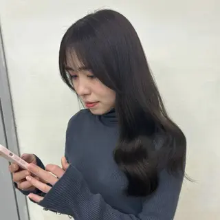 セミロング 髪質改善♡ 保坂汐音のヘアスタイル