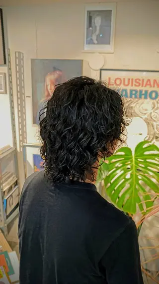 ミディアム パーマ メンズ パーマ好き&得意な美 容師🌱深夜営業🌛のヘアスタイル