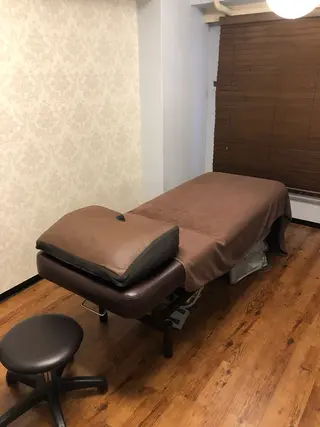 骨格・美容整体　FirstUp（ファーストアップ）@ Share Salon BP内所属・FirstUp 吉祥寺のエステ・リラクイメージ