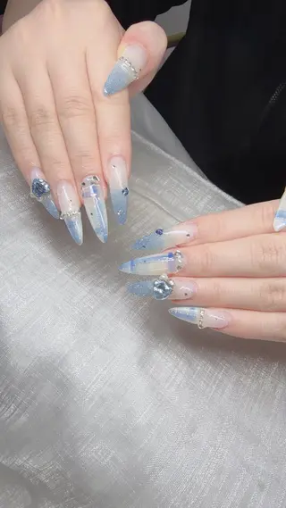 ネイル Lee Nailsのネイルデザイン