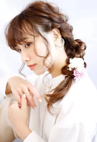 ロング ヘアアレンジ 髪質改善✨️透明感カ ラー✧*。山下さいみのヘアスタイル