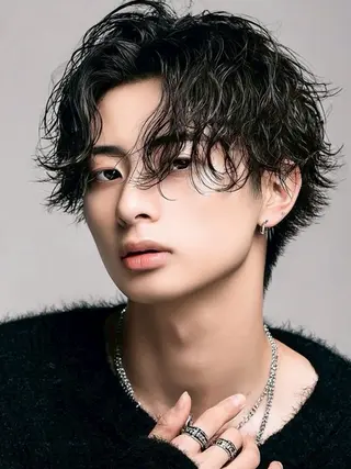 ミディアム メンズ 💎透明感/韓国/ レイヤー/泉亮介💎のヘアスタイル