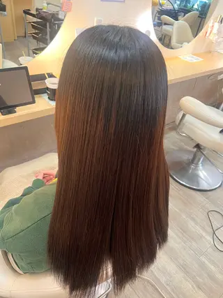 ロング 國友 亜純のヘアスタイル