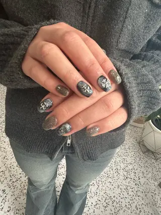 ネイル 小松 千冬snazzyのネイルデザイン