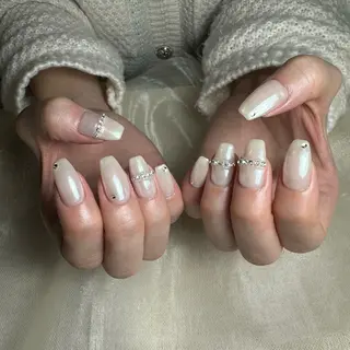 ネイル repos~ルポ~所属・里見 麗のネイルデザイン