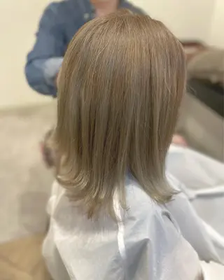 ミディアム カラー no4ナチュラル戸祭所属・山越 美裕樹のヘアスタイル