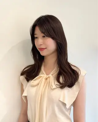 ミディアム 川上 莉歩のヘアスタイル