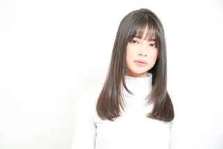 ロング 韓国レイヤーカット/ ダブルカラーのヘアスタイル