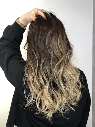 ロング カラー _WHITE上本町 上本町店のヘアスタイル