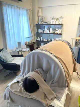 小顔・たるみケア✨ フェイシャル&ボディのエステ・リラクイメージ