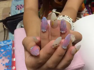 ネイル フラワー ムーンのネイルデザイン