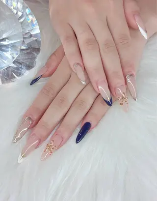 ネイル LoaChaton kaeのネイルデザイン