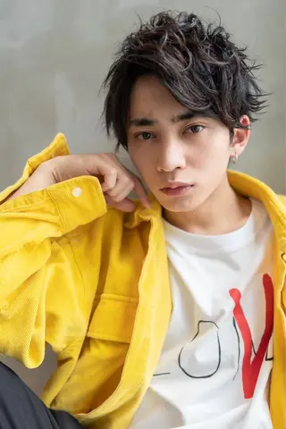 パーマ メンズ SNSで大バズり‼️ 欧米風ヘア大ヒット中のヘアスタイル