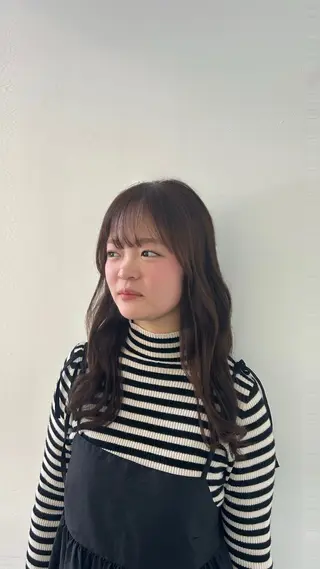 ロング カラー 松井 詩織のヘアスタイル