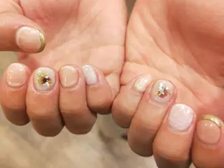 ネイル R'well所属・はばすみれ🎀ﾈｲﾙ 光ﾌｪｲｼｬﾙ ﾍｱのネイルデザイン