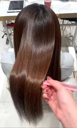 ロング 内田 志乃のヘアスタイル