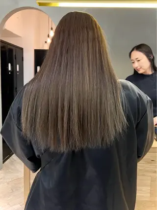 ロング こだわりのレイヤー /透明感カラーのヘアスタイル