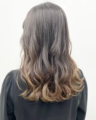 ミディアム カラー 🦄インナーカラー 🦄貫井彩花のヘアスタイル