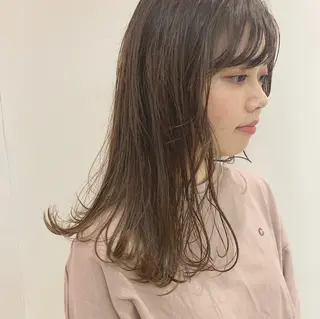 セミロング カラー iLi所属・iLi 《イリ》のヘアスタイル