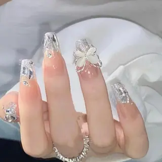 ネイル セミロング フィルイン、長さ出し 深爪矯正のネイルデザイン