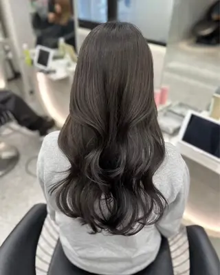 セミロング カラー 【美髪矯正】 吉村　清志のヘアスタイル