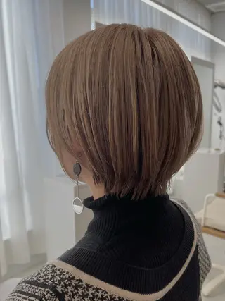 ショート カラー 柴田泰秀sotti. 髪質改善/ブリーチのヘアスタイル