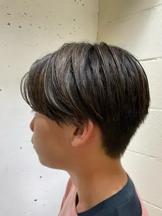 カラー メンズ 森田 優也のヘアスタイル