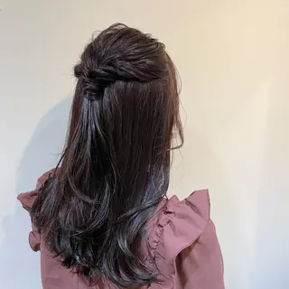 ロング カラー ヘアアレンジ 伊藤 玲衣のヘアスタイル
