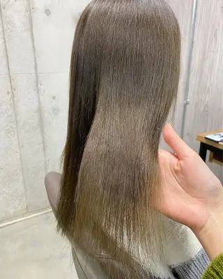 セミロング カラー GiseL アンリのヘアスタイル