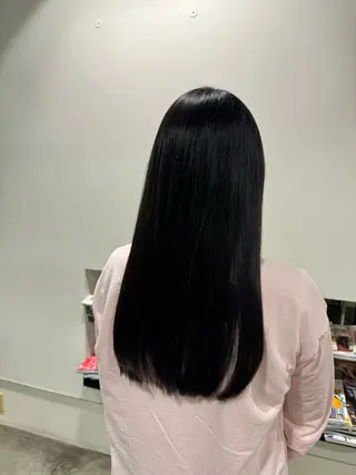 ロング タツキ／レイヤー／ パーマ／艶カラーのヘアスタイル