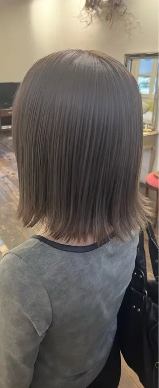 ミディアム na tsukiのヘアスタイル
