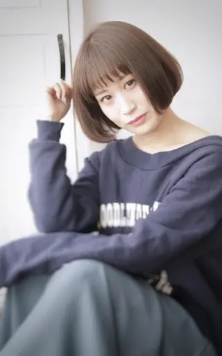ショート カラー パーマ ヘアアレンジ 推し活専用 【派手髪】飯野ゆかりのヘアスタイル