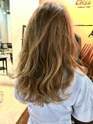 セミロング カラー 小林 拓也のヘアスタイル