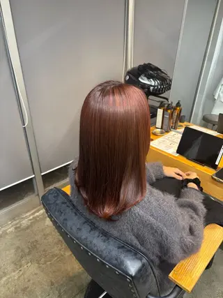 カラー ROCCOeast AKARIのヘアスタイル