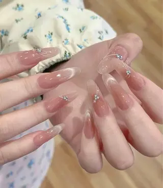 ネイル T. Leeのネイルデザイン