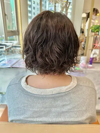 ミディアム パーマ 三好 涼華のヘアスタイル