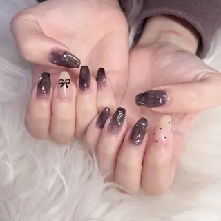 ネイル HENECY🍓 momokaのネイルデザイン