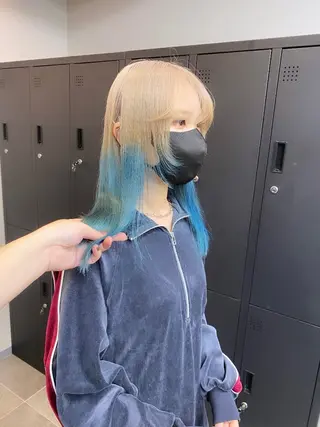 セミロング maco 艶感ハイトーン🦋のヘアスタイル