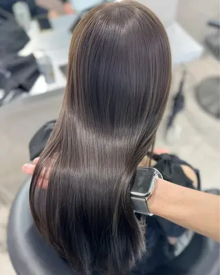 セミロング カラー ハッシュカット レイヤー池袋のヘアスタイル