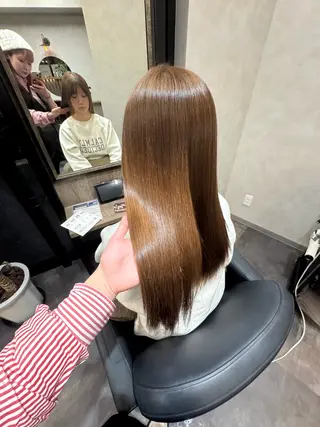 カラー 博多ブリーチ× 透明感/縮毛矯正のヘアスタイル